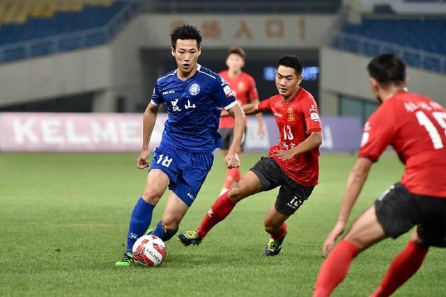 西甲-拉菲尼亚破门莱万建功 巴萨2-2塞尔塔